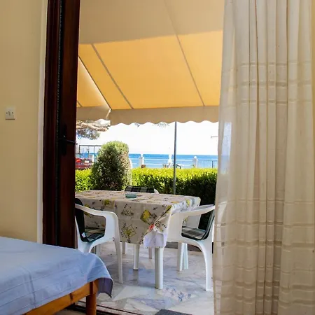Eirini Kasimiotou Apartment *